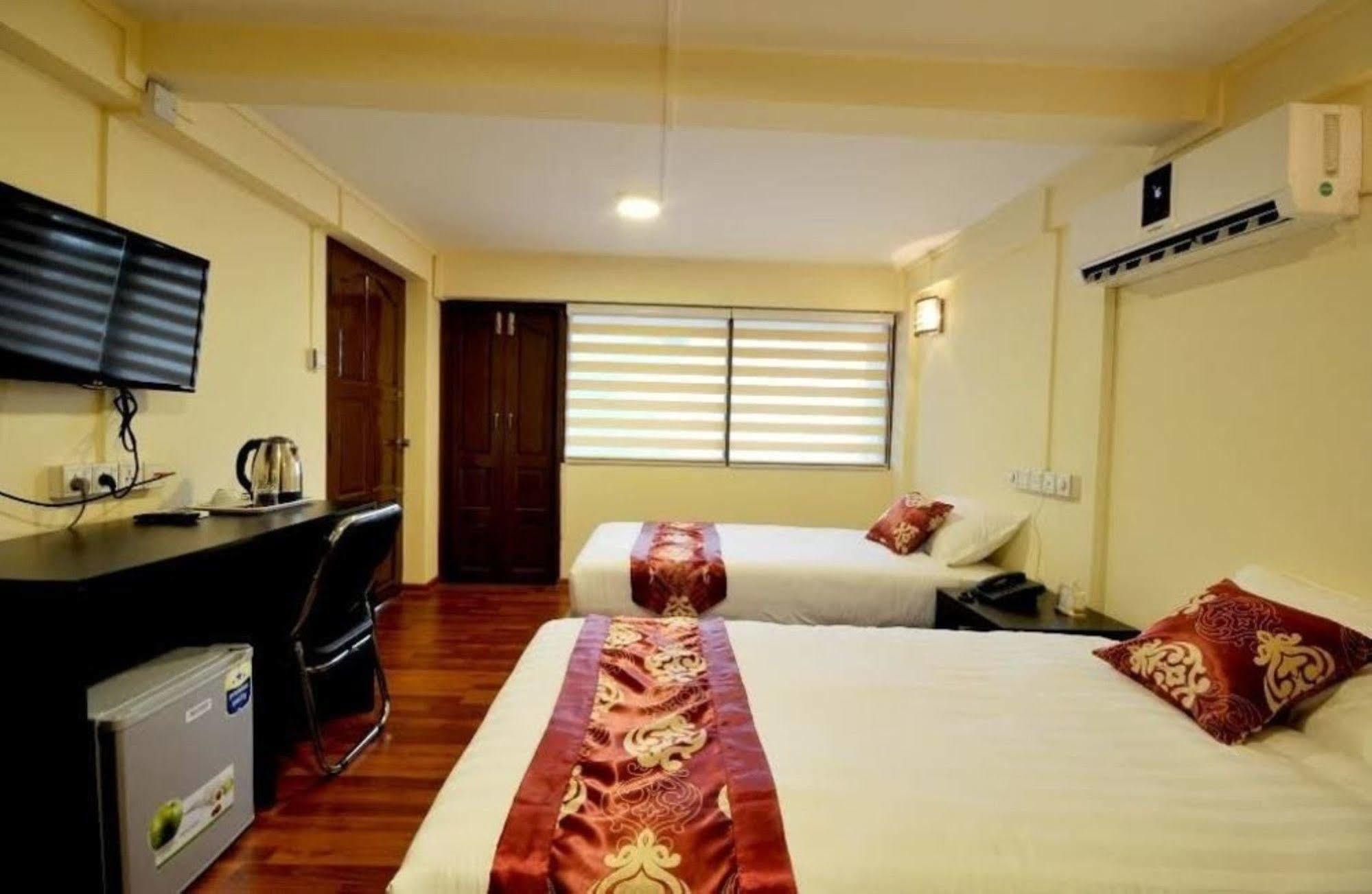 York Residence Yangon Exterior foto