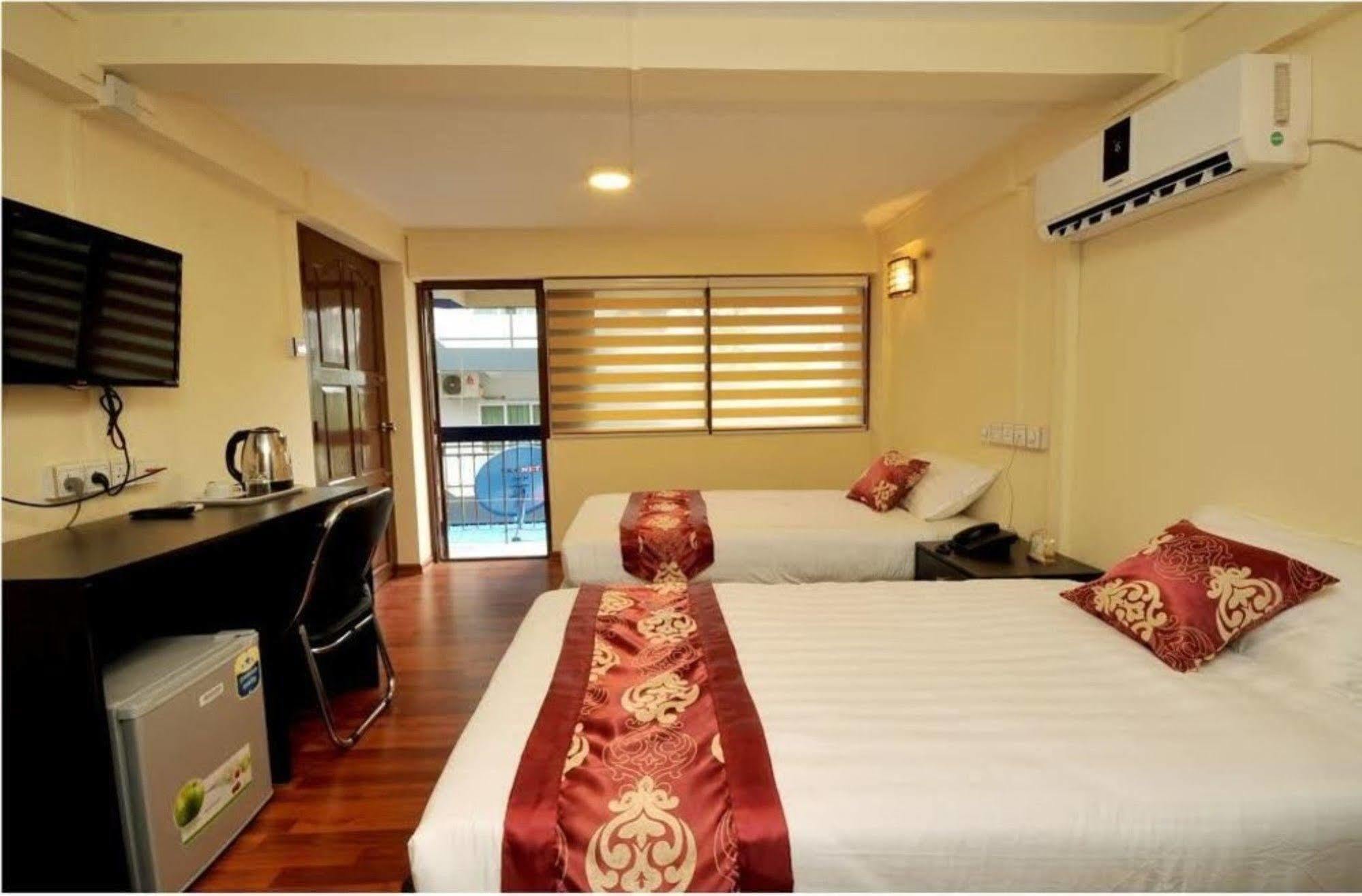 York Residence Yangon Exterior foto